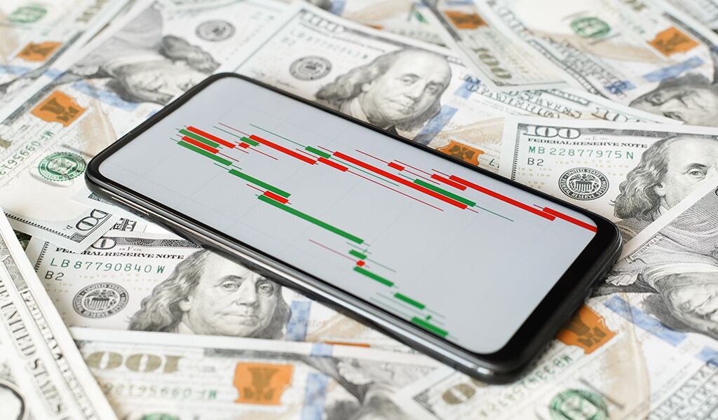 Sepa cuáles son los mejores horarios para cambiar dólares. Foto: Rextie