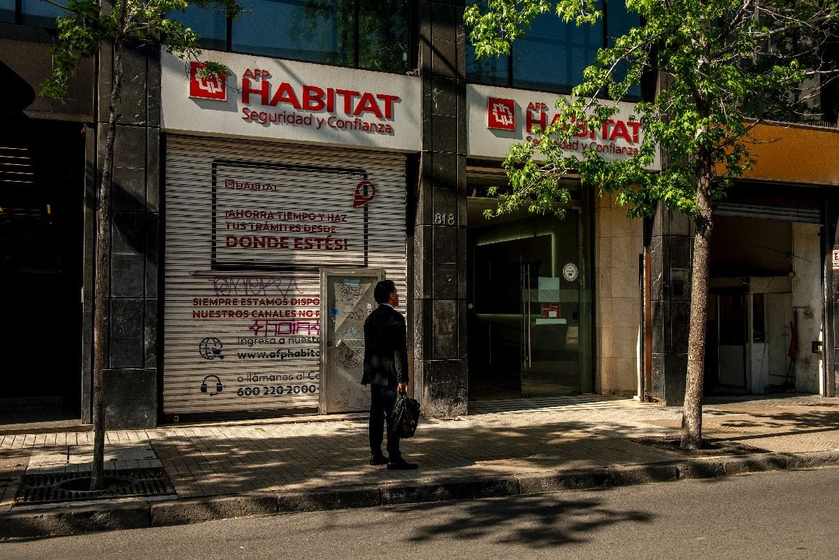 Una oficina de la Administradora de Fondos de Pensiones Habitat en Santiago.