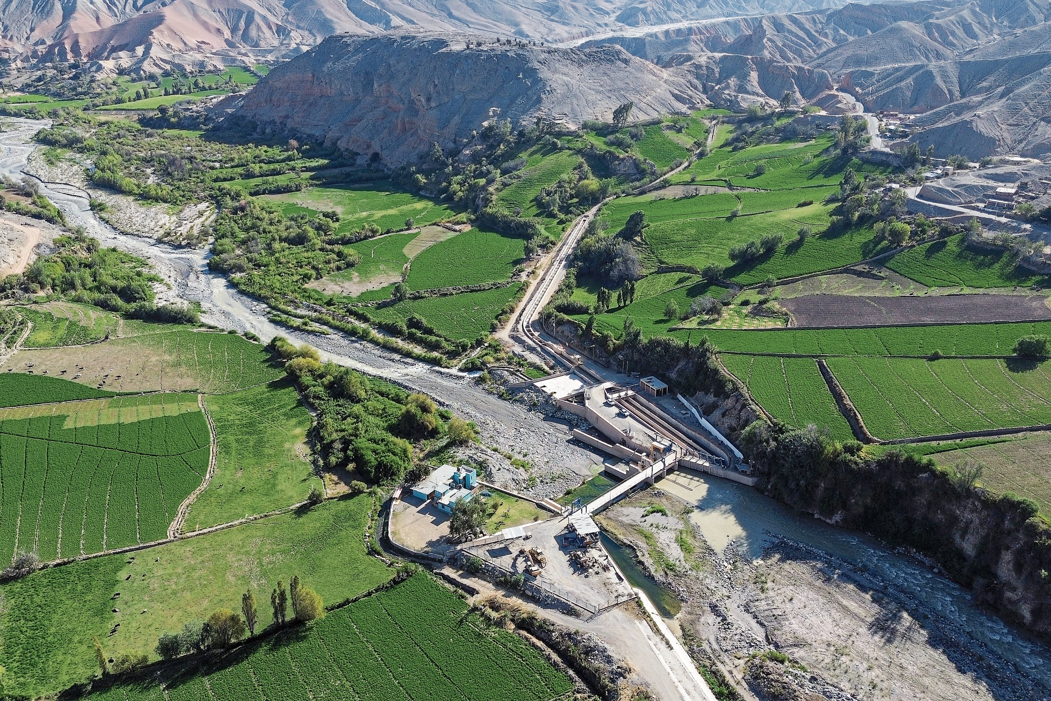 Para el desarrollo de la labor técnica en el Proyecto Majes Siguas los especialistas han sido organizados en cinco equipos de trabajo. Foto: GEC.