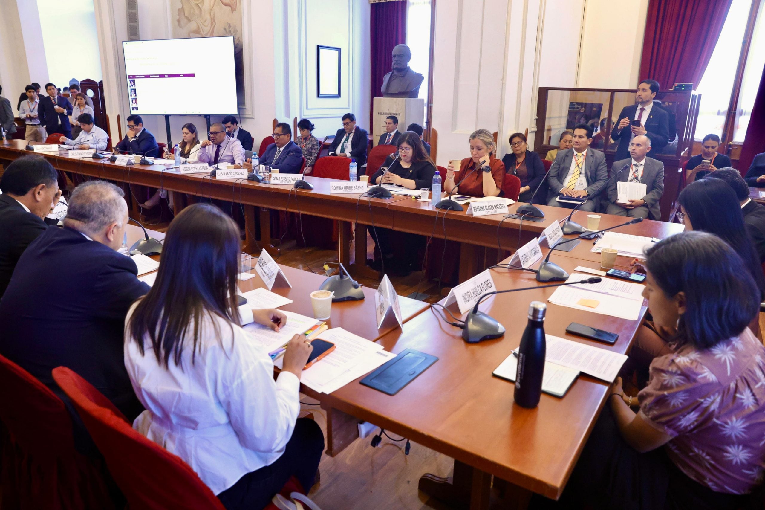Comisión de Justicia aprueba dictamen para restablecer autonomía de extinción de dominio. Foto: Congreso