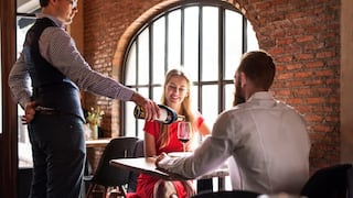 La propina: el brindis invisible del buen servicio