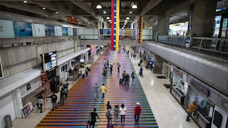 Principal aeropuerto de Venezuela vuelve a cobrar vida mientras crece la inversión extranjera