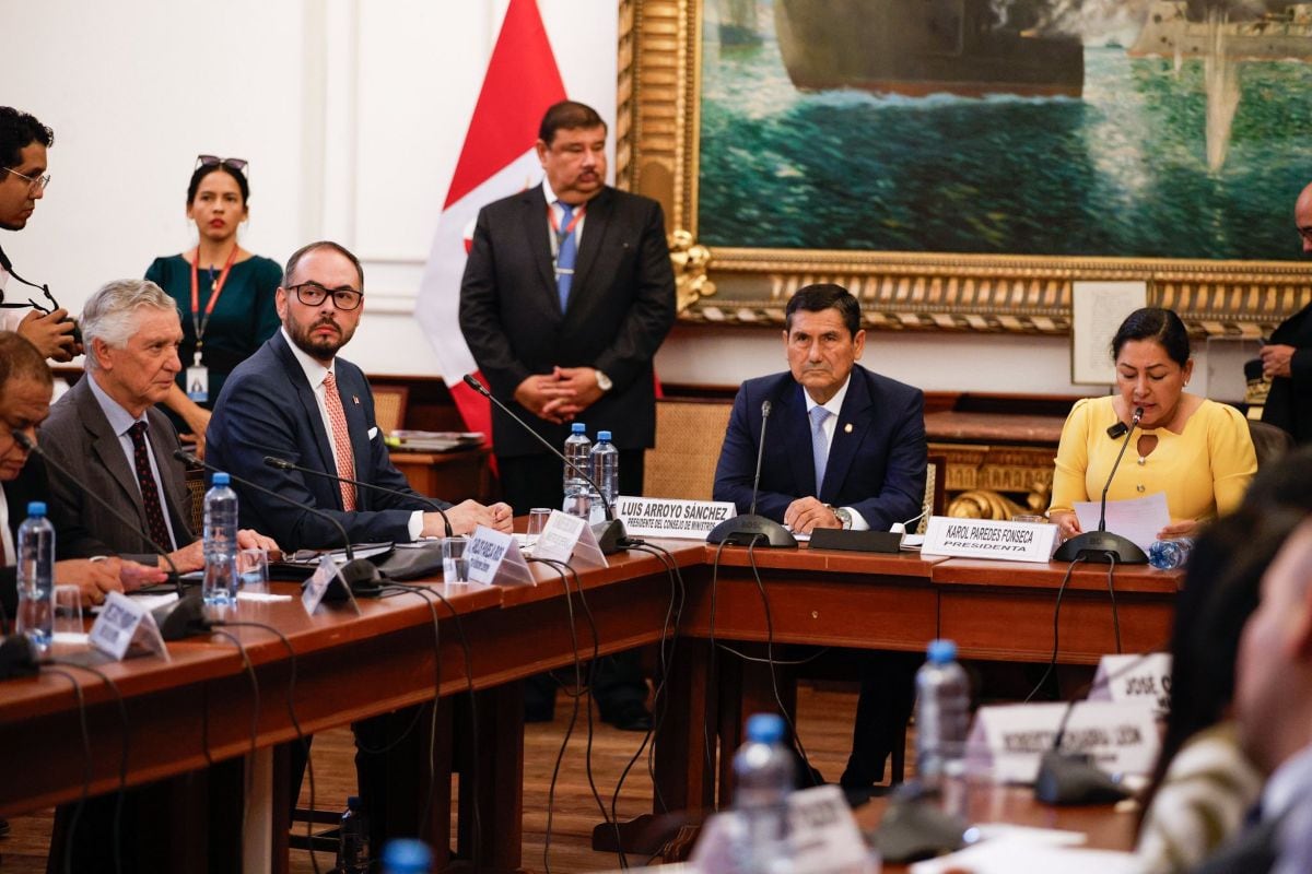 El premier Luis Arroyo solicitó que la sesión continúe en carácter reservado por el carácter sensible del proceso. Foto: Mindef.