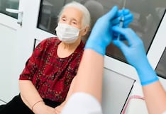 ¿Cuántos adultos mayores ya recibieron la vacuna bivalente contra el COVID-19?