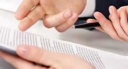 Tengo un contrato a plazo fijo: ¿mi jefe debe avisar si no me renovará?