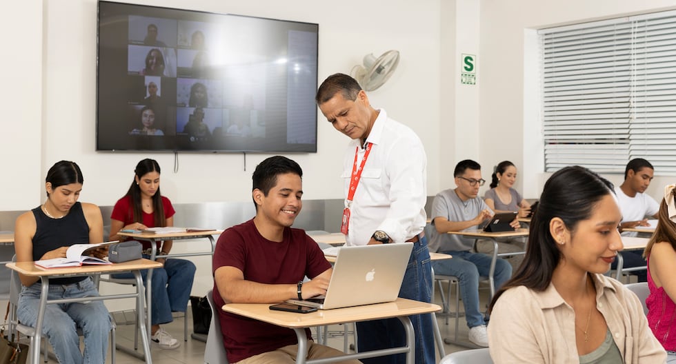 UPC Lanza Especialización en Inteligencia Artificial para Estudiantes