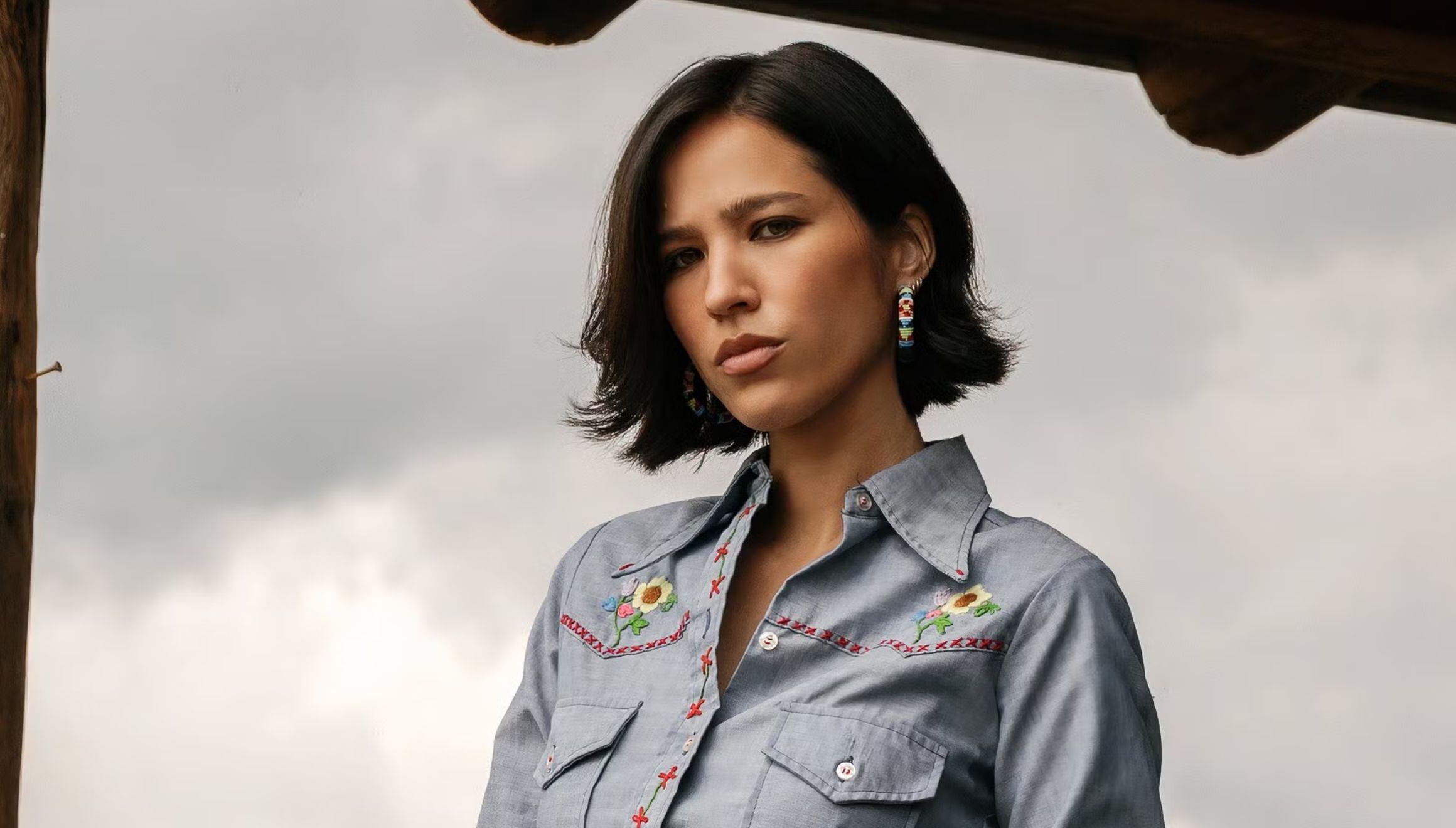 A lo largo de la serie "Yellowstone", la estadounidense Kelsey Asbille interpreta a Monica Long Dutton (Foto: Paramount)