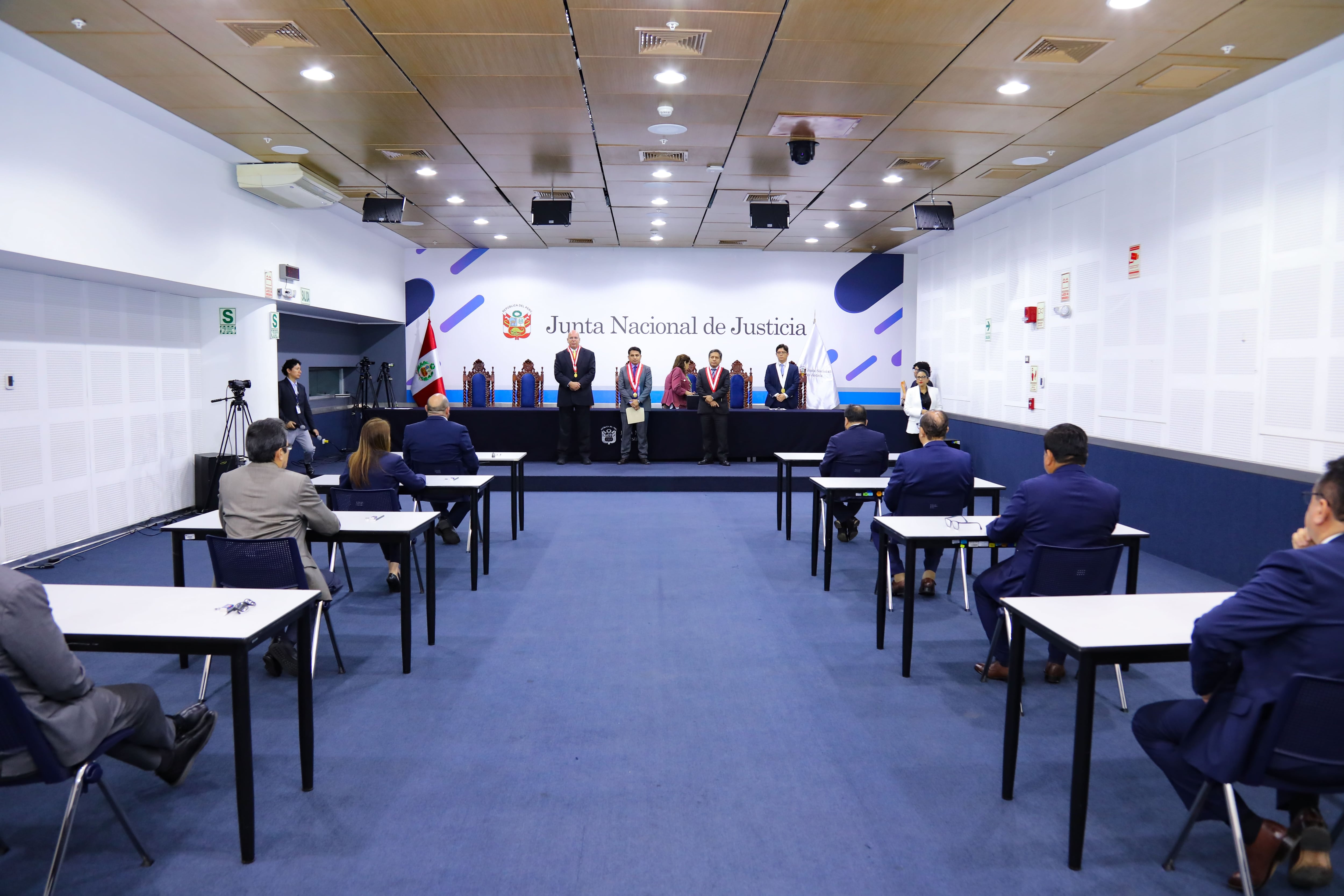 De los diez aspirantes que participaron en la prueba de conocimientos, solo uno logró aprobar. La JNJ continuará con el proceso de selección del próximo titular del organismo electoral. FOTO: JNJ