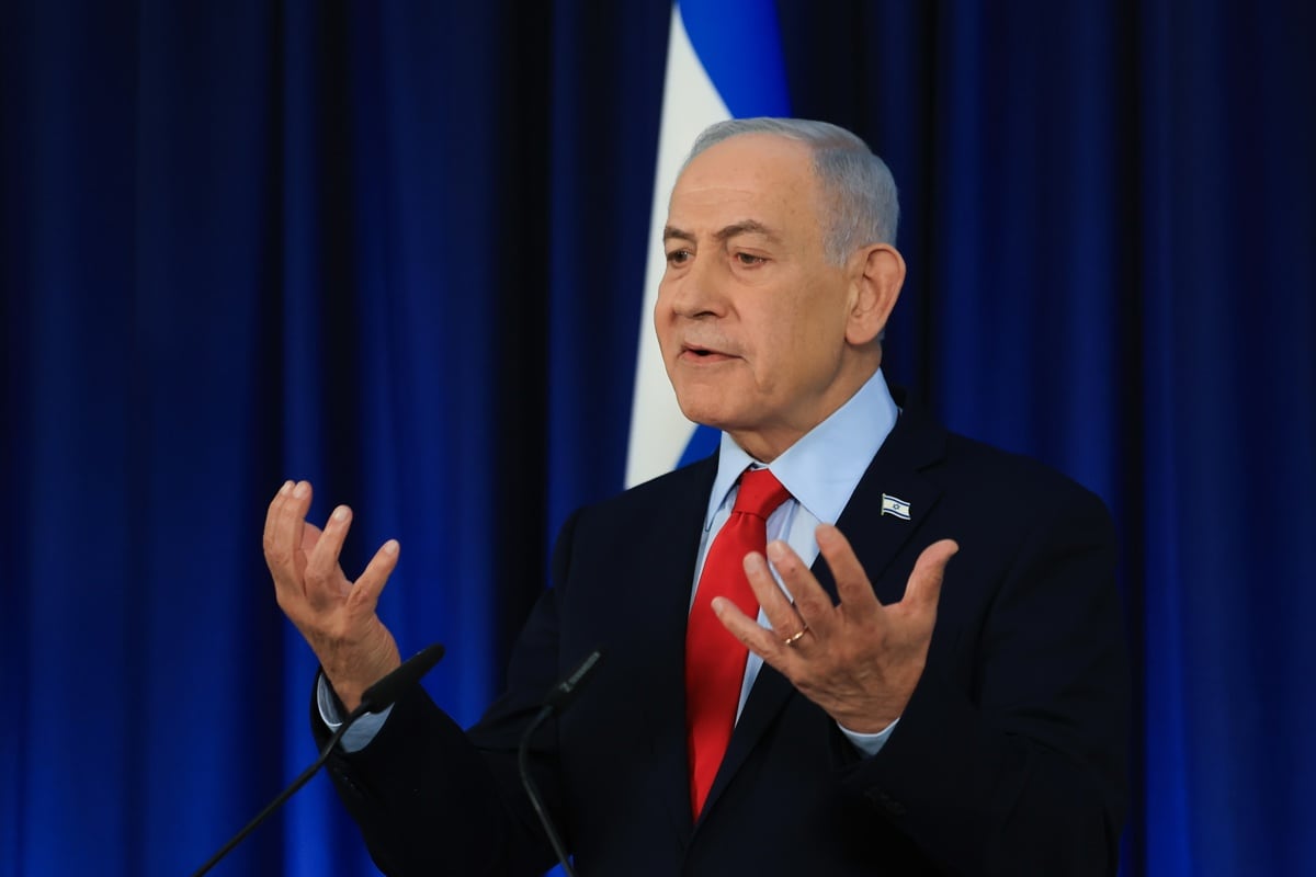 Benjamín Netanyahu acudió al Knéset para emitir su voto sobre la ley de pena de muerte. Foto: EPA/RONEN ZVULUN