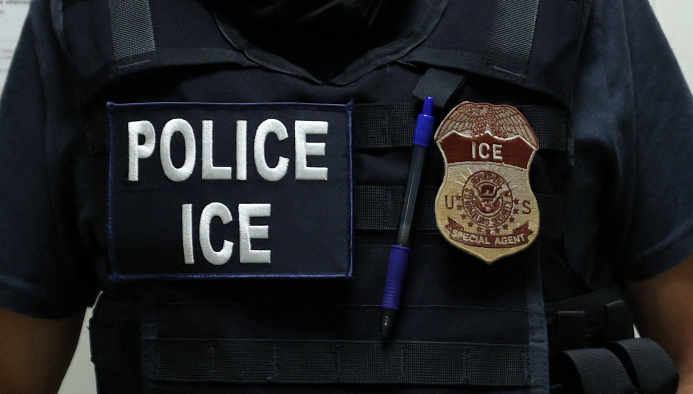 Los agentes de ICE actúan como la "policía de inmigración" dentro de Estados Unidos (Foto: Charly Triballeau / AFP)