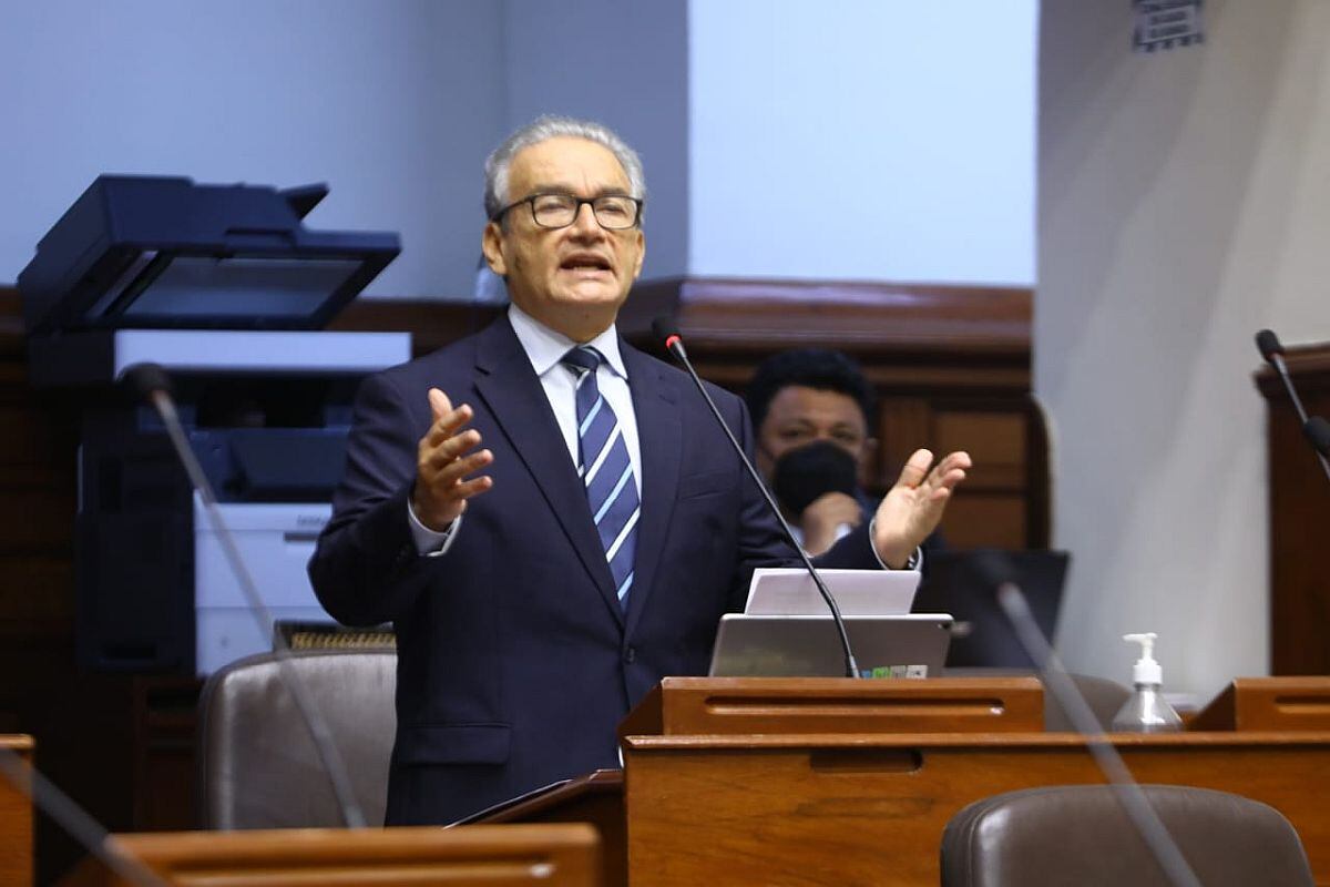 Alejandro Aguinaga cuestionó el inexistente trabajo de fiscalización por parte de APCI, ya que en el año 2023 solo supervisó a 63 ONG de las 1, 779 registradas. (Foto: Congreso)