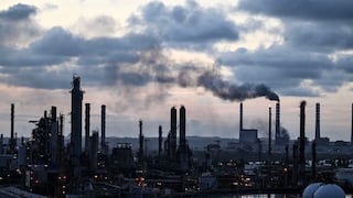 Los precios del petróleo se mantienen estables ante aumento de producción de la OPEP+