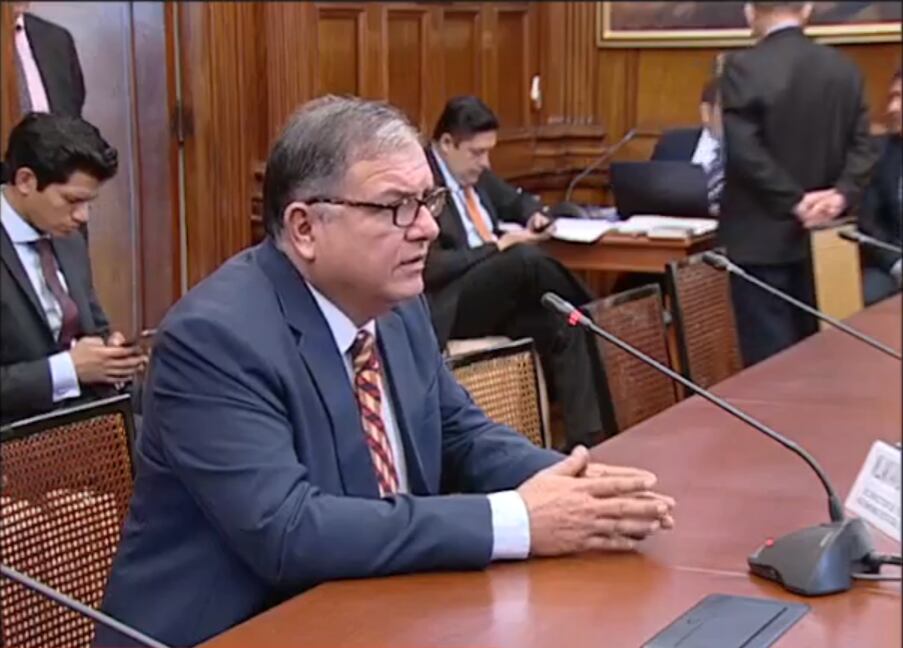El exfuncionario de la SBN, William de la Vega, se presentó ante la comisión de Fiscalización