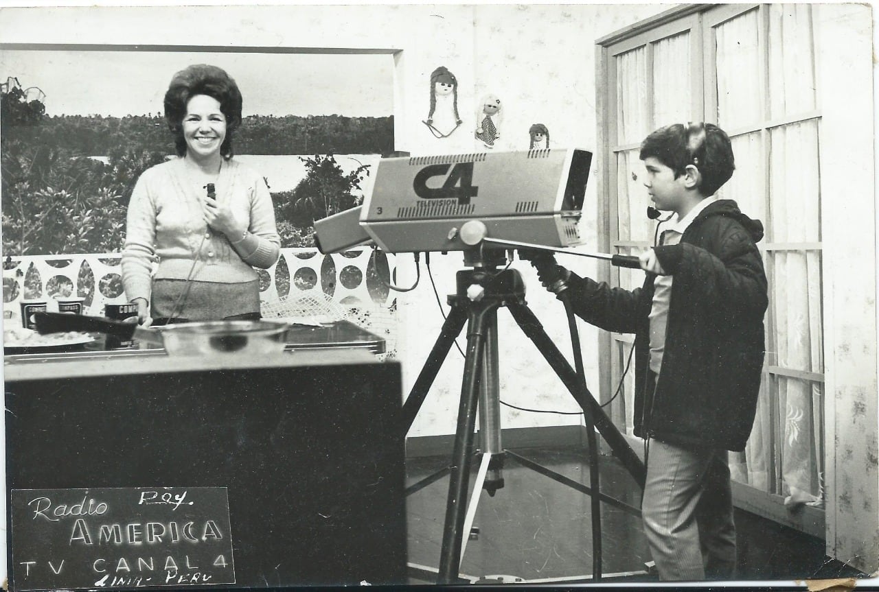 Teresa Ocampo, pionera de la gastronomía peruana, escritora y presentadora de televisión.