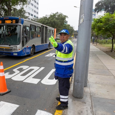 Operadores de la ATU permanecen en la zona
