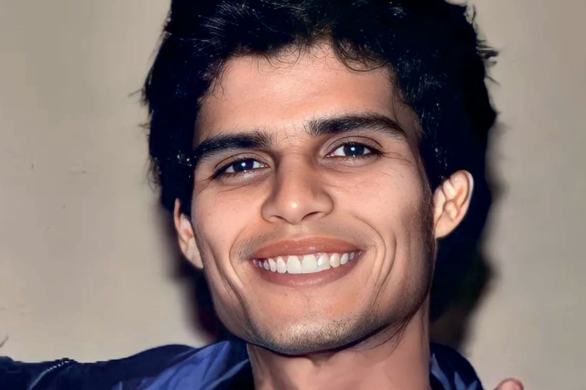 Pedro Suárez-Vértiz con una enorme sonrisa cuando era joven (Foto: Arena Ash / Instagram)