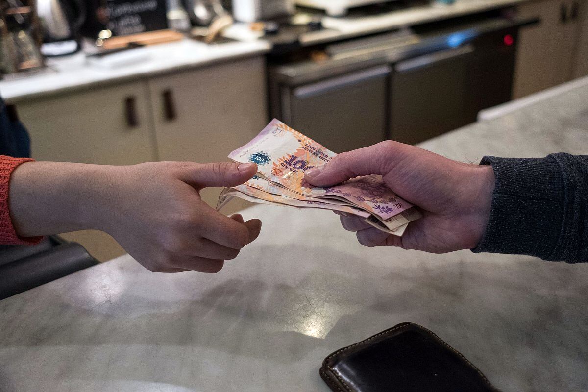 Dudas políticas golpean mercados de Argentina a semanas de elecciones presidenciales. (Foto: EFE)