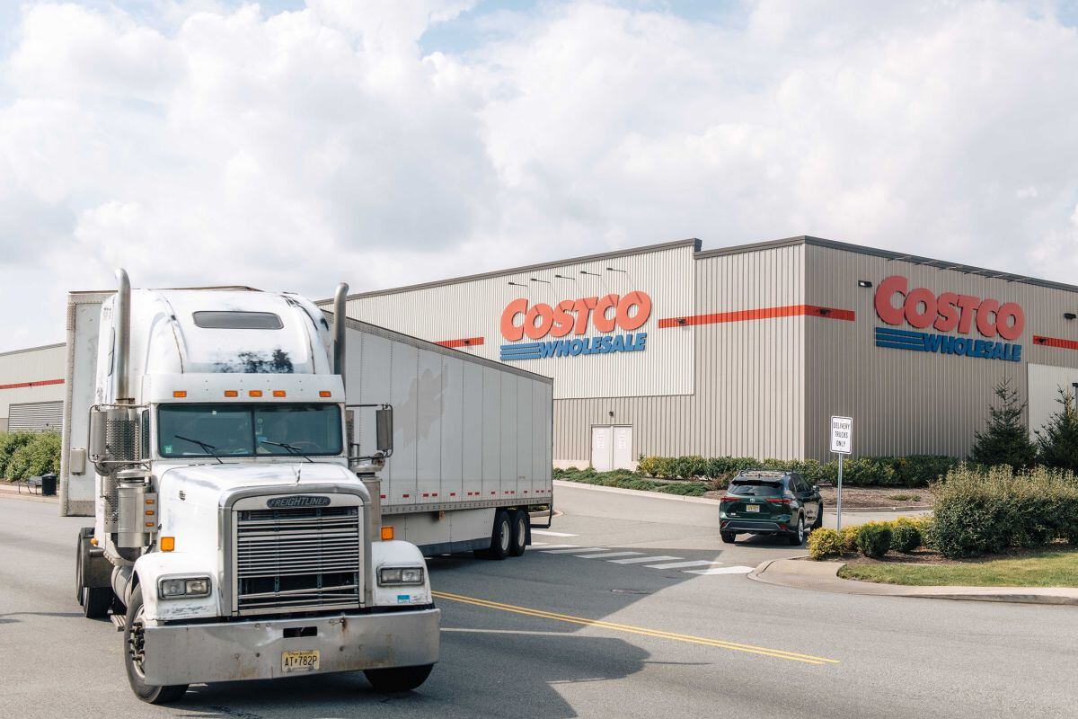 Los clientes de membresía de Costco suelen tener ingresos más elevados que los de otras cadenas minoristas.