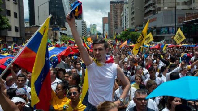 Chavismo se aferra al poder en Venezuela amparado en fisuras del diálogo con la oposición