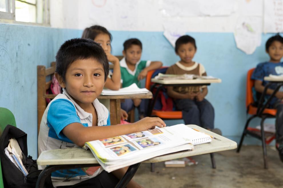 Unicef señala que un 80 % de niños de diez años no son capaces de leer y escribir con soltura, y tienen problemas para entender textos más complejos. Foto: Unicef