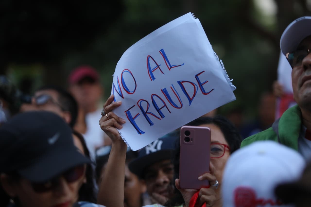 Agrupación política reiteró su solicitud de que no se proclamen los resultados hasta que se contabilicen todos los votos y se atiendan los procesos aún en trámite. (Foto: Antonio Melgarejo/ @photo.gec)