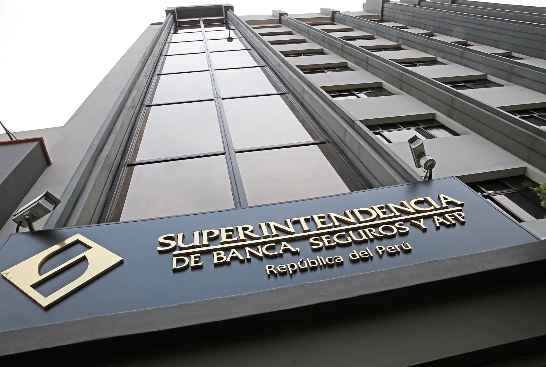 Las empresas del sistema financiero evaluarán integralmente sus necesidades de patrimonio efectivo.