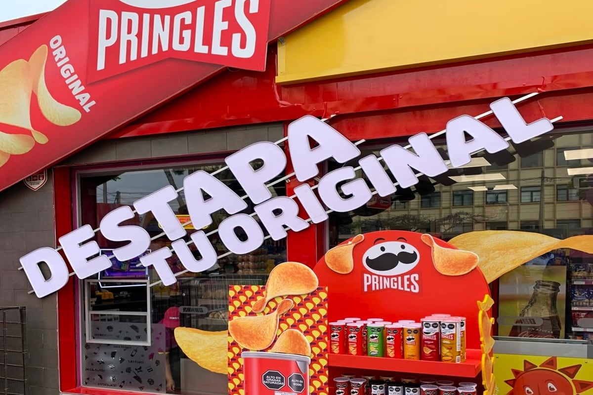 El concepto apunta a convertir la compra cotidiana en una experiencia, alineándose con tendencias internacionales de retail experiencial. (Foto: Pringles/ Instagram)