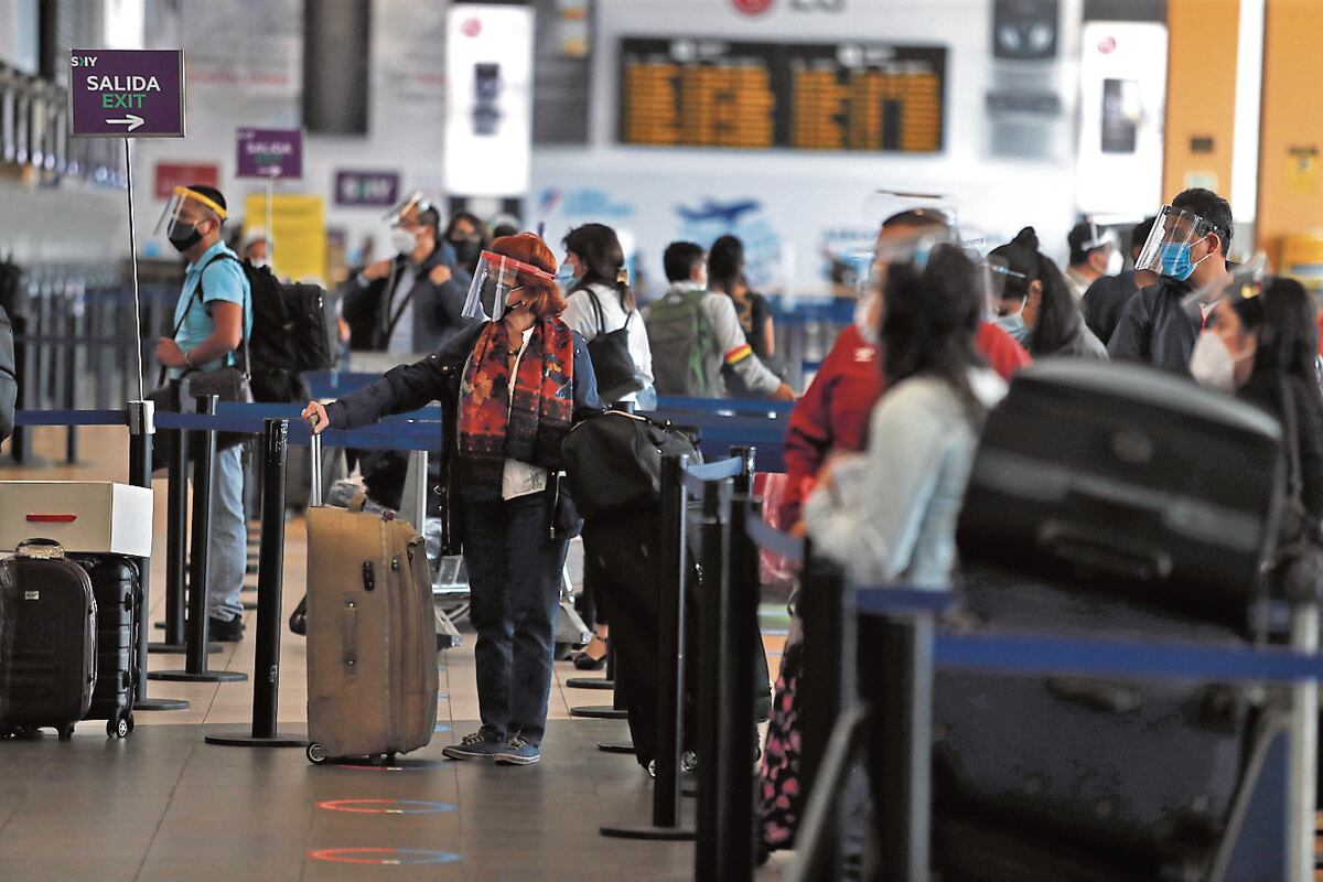 La presidenta de Ositran, Verónica Zambrano, indicó que LAP primero debe presentar un Plan de Desarrollo Aeroportuario. (Foto: GEC)