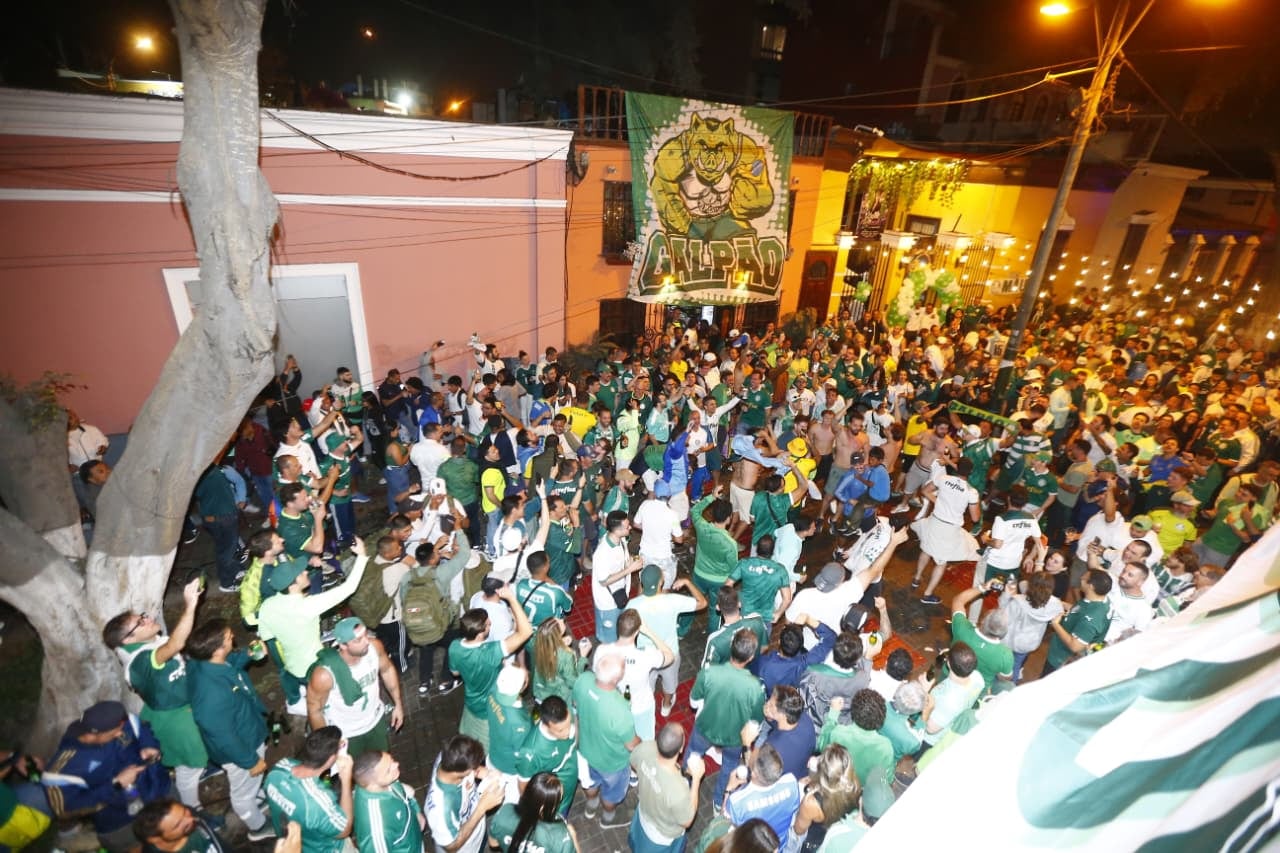 Fanáticos del Palmeiras y de Flamengo coparon las calles de Lima y dinamizaron el comercio en bares, restaurantes, hoteles y servicios turísticos. Foto: difusión