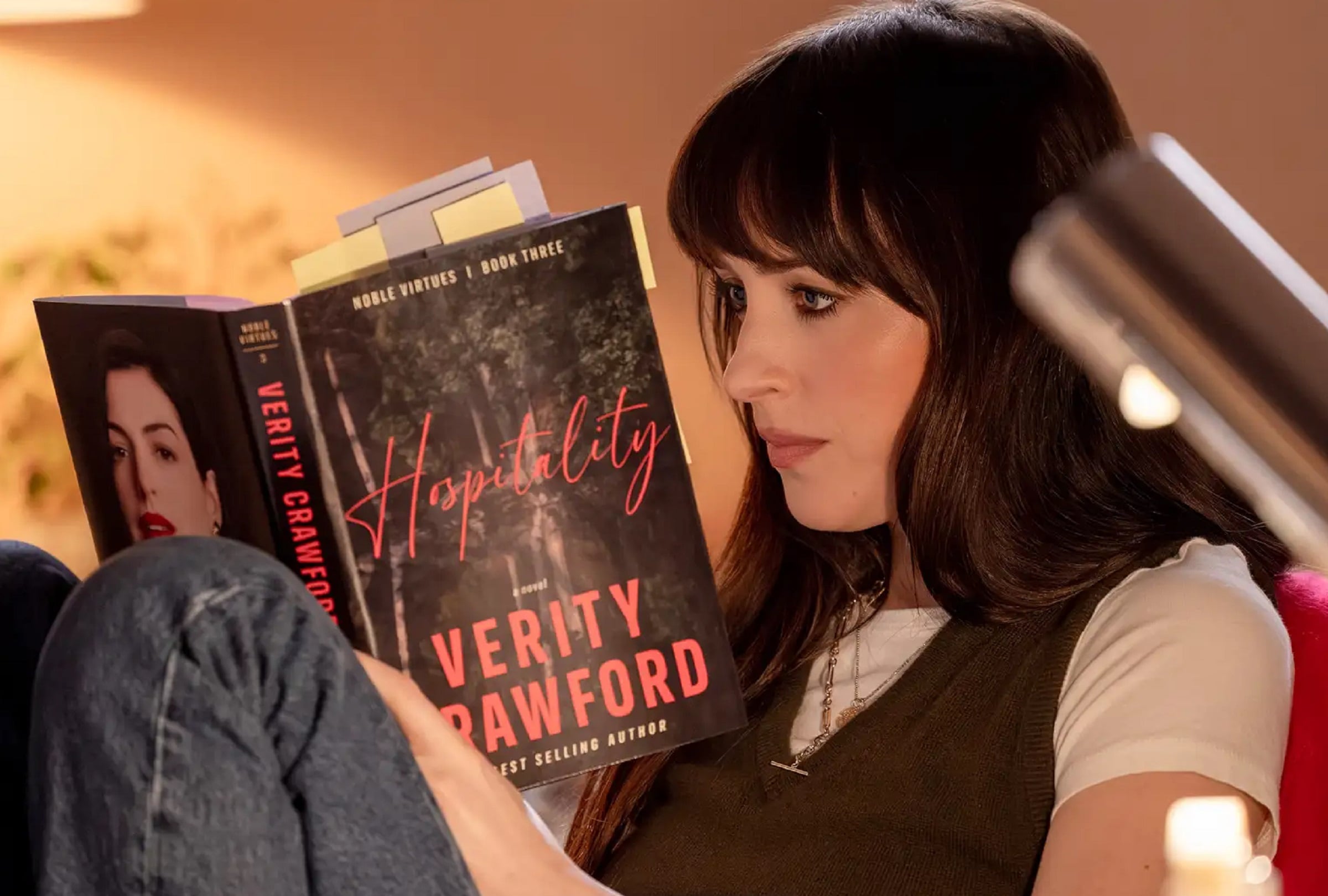 Dakota Johnson es una de las protagonistas del thriller psicológico "Verity: la sombra de un engaño", donde interpreta a la escritora Lowen Ashleigh (Foto: Sony Pictures Releasing International)