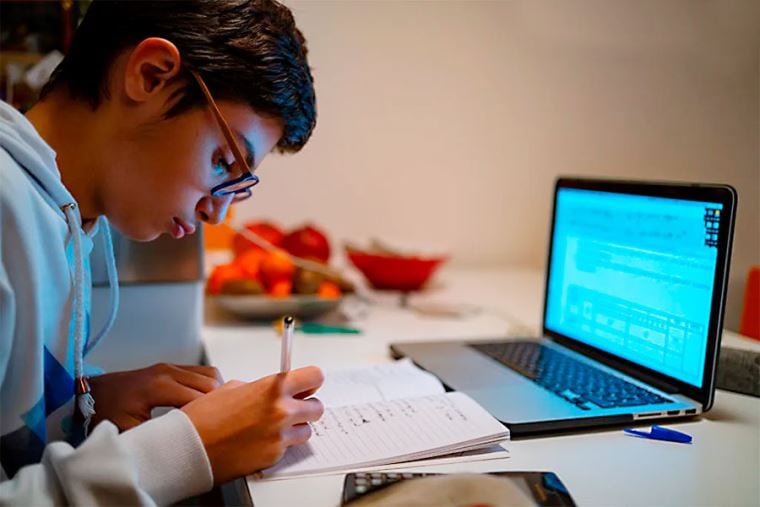 La advertencia del MINEDU a los que tramitan su certificado de estudios. (Foto: El Peruano)