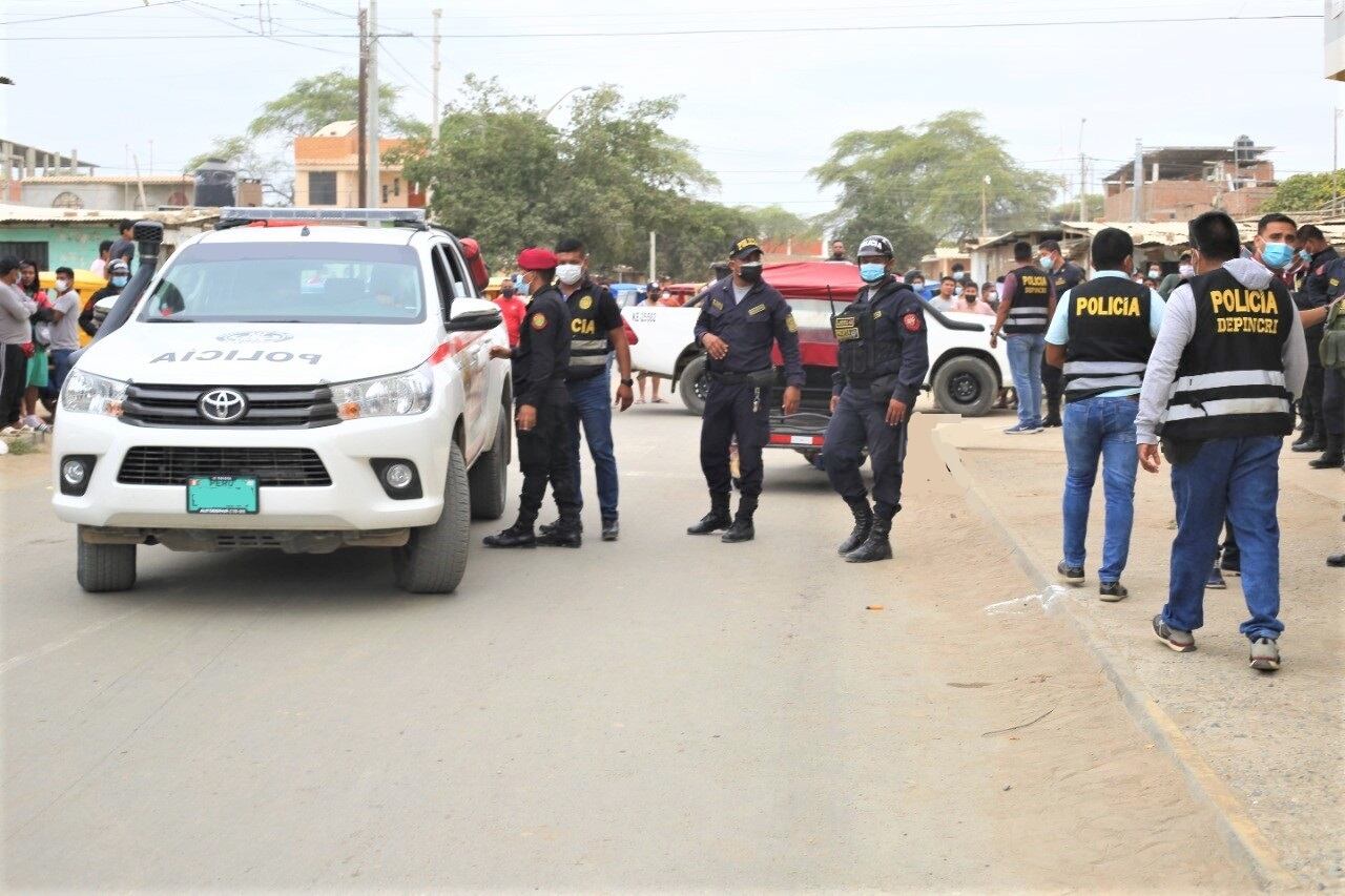 El ministro Víctor Torres señaló que, respecto a los extorsiones y sicariatos, “pueden apreciar muy claramente el trabajo contundente que realiza la Dirección de Investigación Criminal, efectuando capturas día a día tenemos una estadística elevada de sujetos detenidos y puestos a disposición del Poder Judicial”.