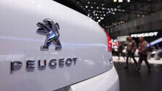 Envíos de Peugeot caen 13% por desaceleración europea