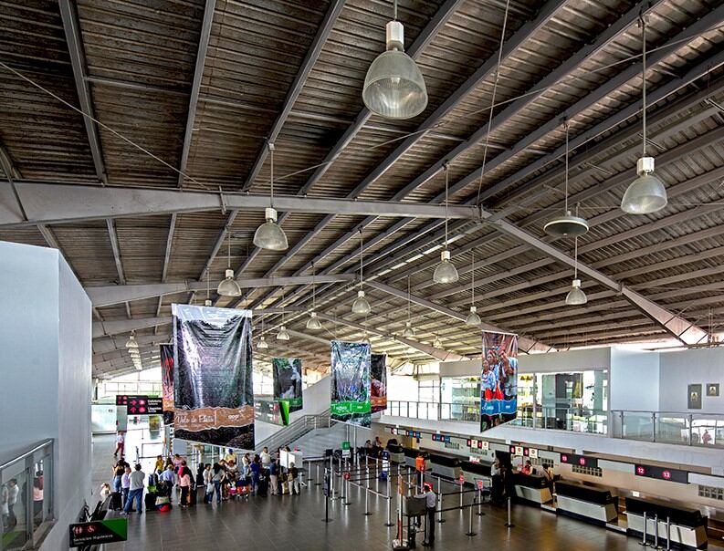 Las luces de la pista de aterrizaje del Aeropuerto de Tarapoto, están a cargo de Corpac, informó Aeropuertos de Perú (ADP). Foto Página web de ADP