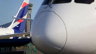 Sindicato y filial de Latam Airlines logran principio de acuerdo laboral pero huelga continúa