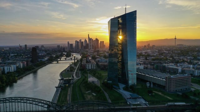 BCE empieza a cerrar grifo para economía y bancos