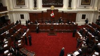 Congreso oficializa suspensión de tres parlamentarios