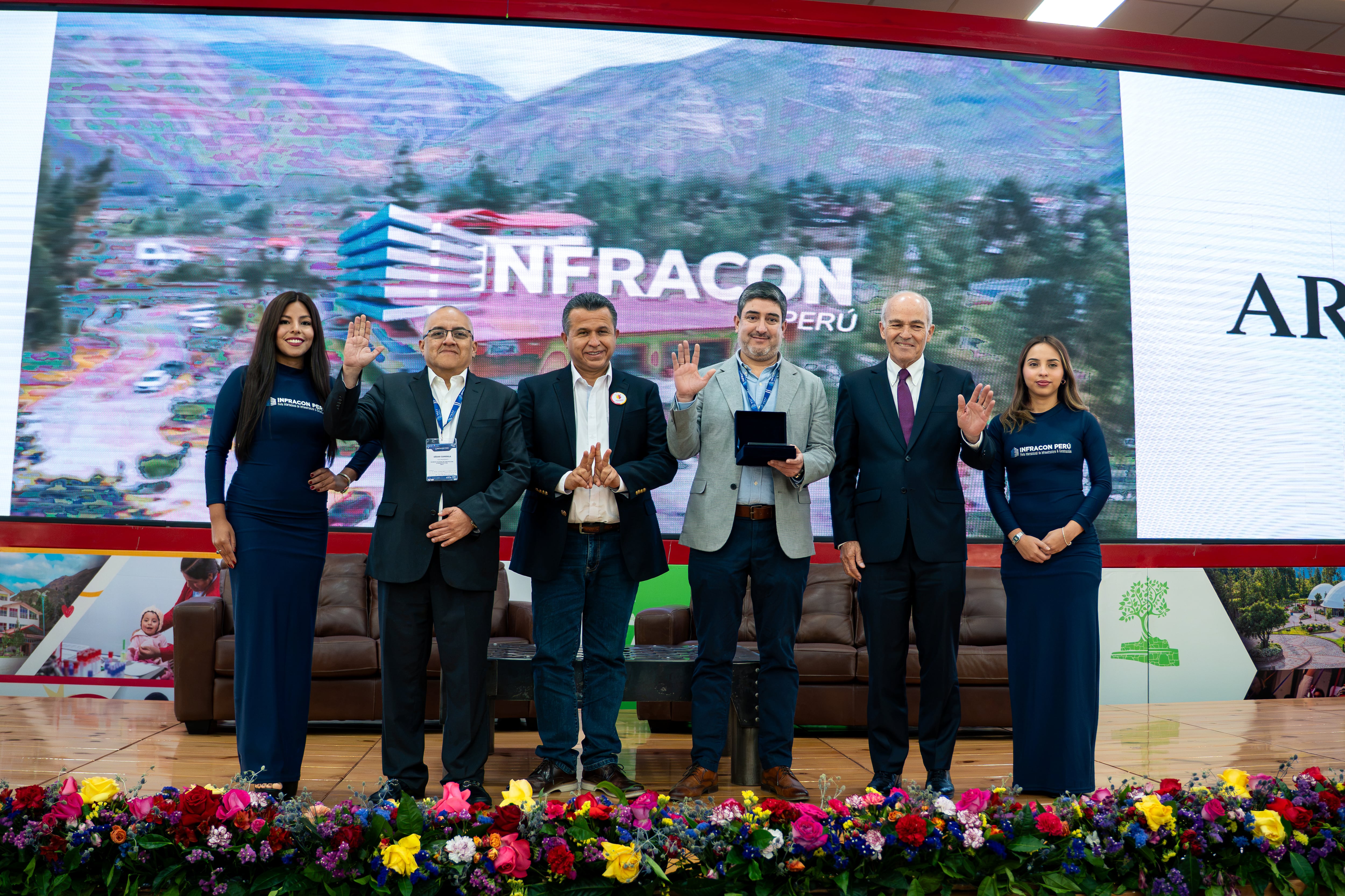 El encuentro realizado en Urubamba también se discutieron propuestas de infraestructura sanitaria y reducción de trámites. Foto: INFRACON 2026