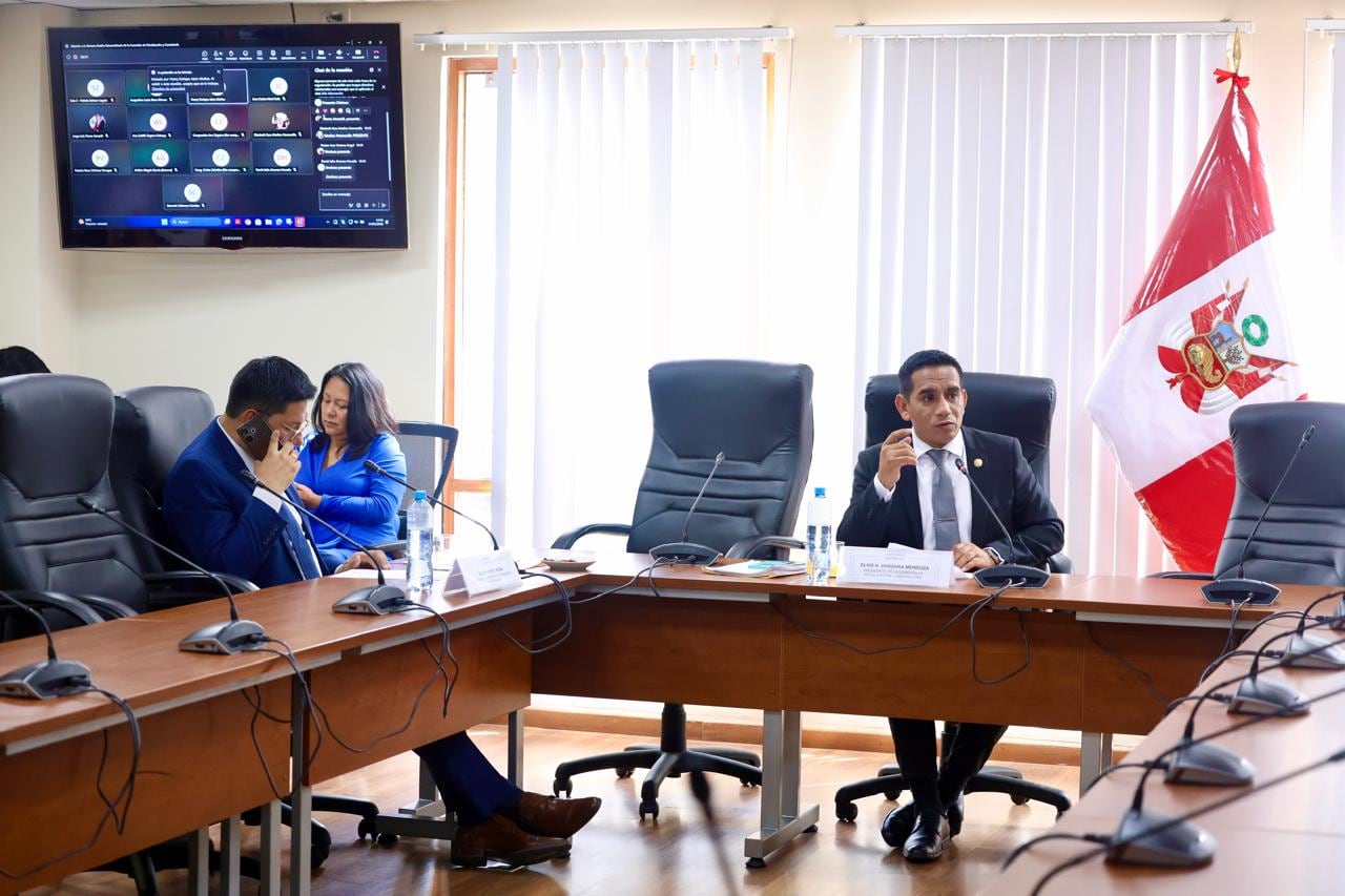 La Comisión de Fiscalización advirtió que, de encontrarse indicios de irregularidades, se podría pedir facultades de comisión investigadora al Pleno del Congreso. Foto: Congreso