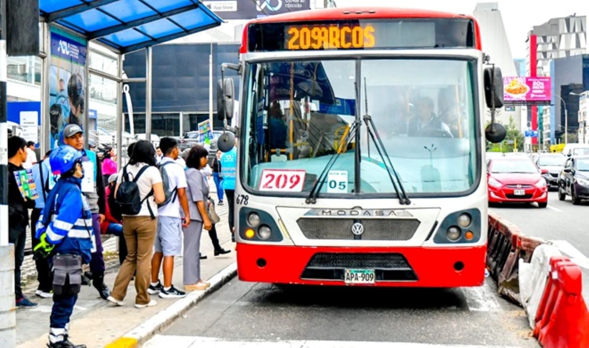 La ATU informó que el Metropolitano, los corredores complementarios y el Metro mantendrán su servicio regular durante la jornada. Foto: ATU.