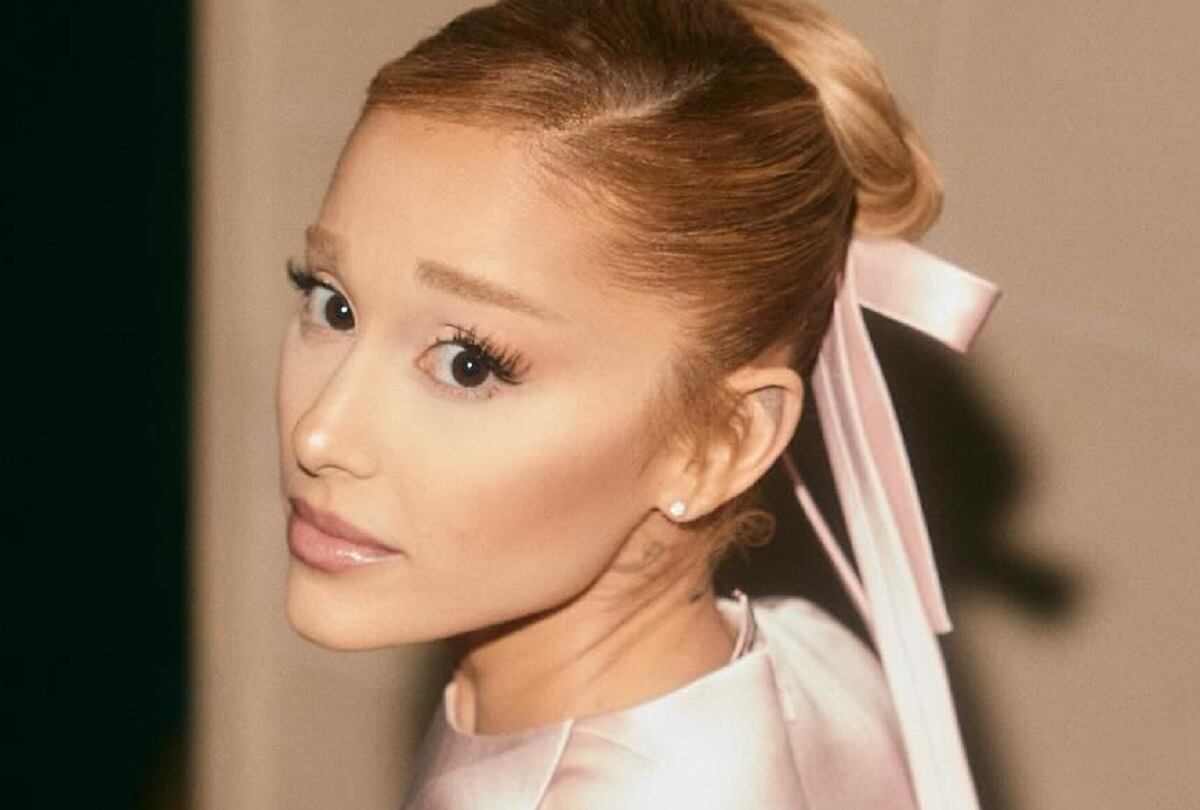 Ariana Grande es una de las presentadoras de la temporada 50 de "Saturday Night Live" (Foto: NBC)