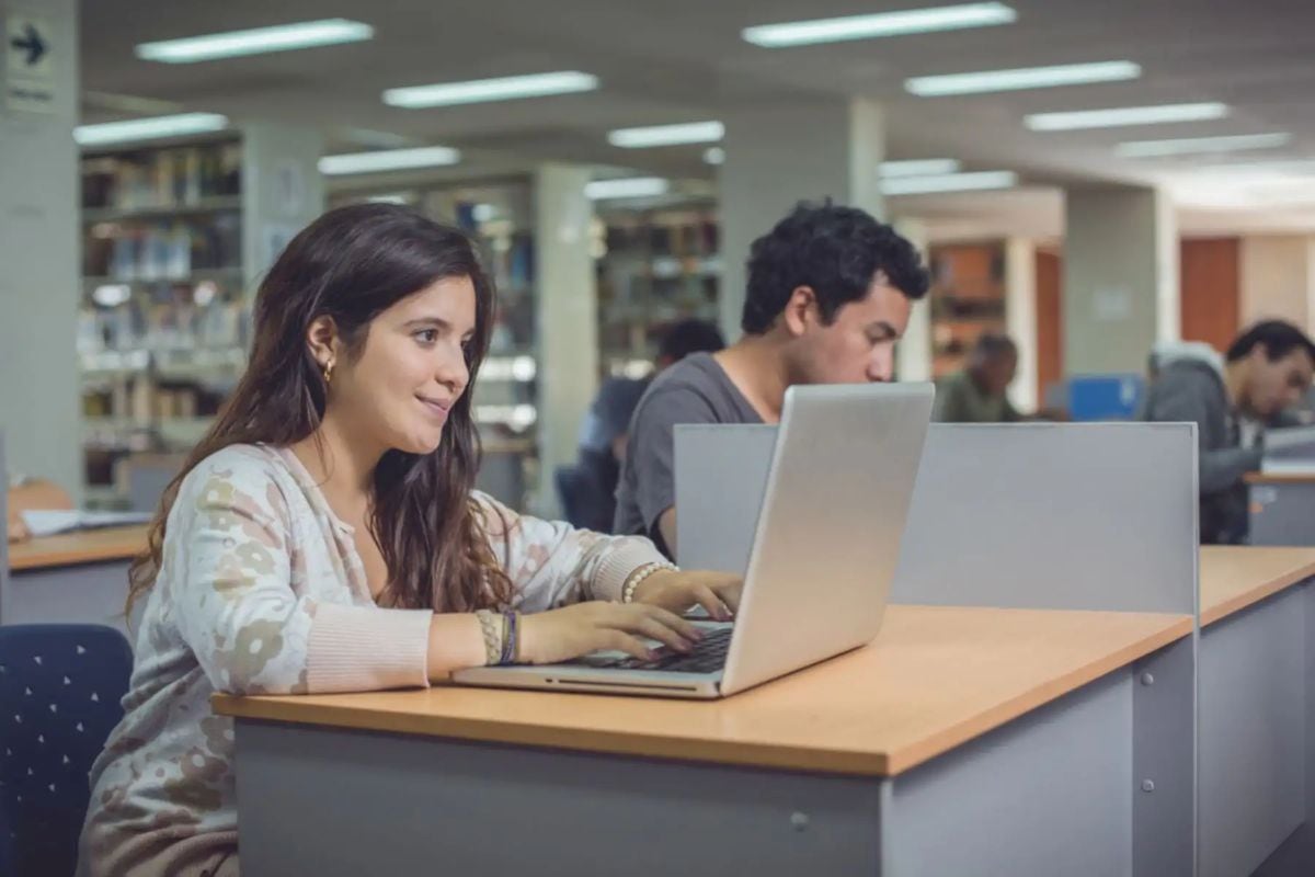 La creciente demanda de talento digital impulsa el avance de los bootcamps en Perú, mientras universidades adaptan sus modelos para combinar rapidez, especialización y formación integral. Foto: Andina/ Referencial.