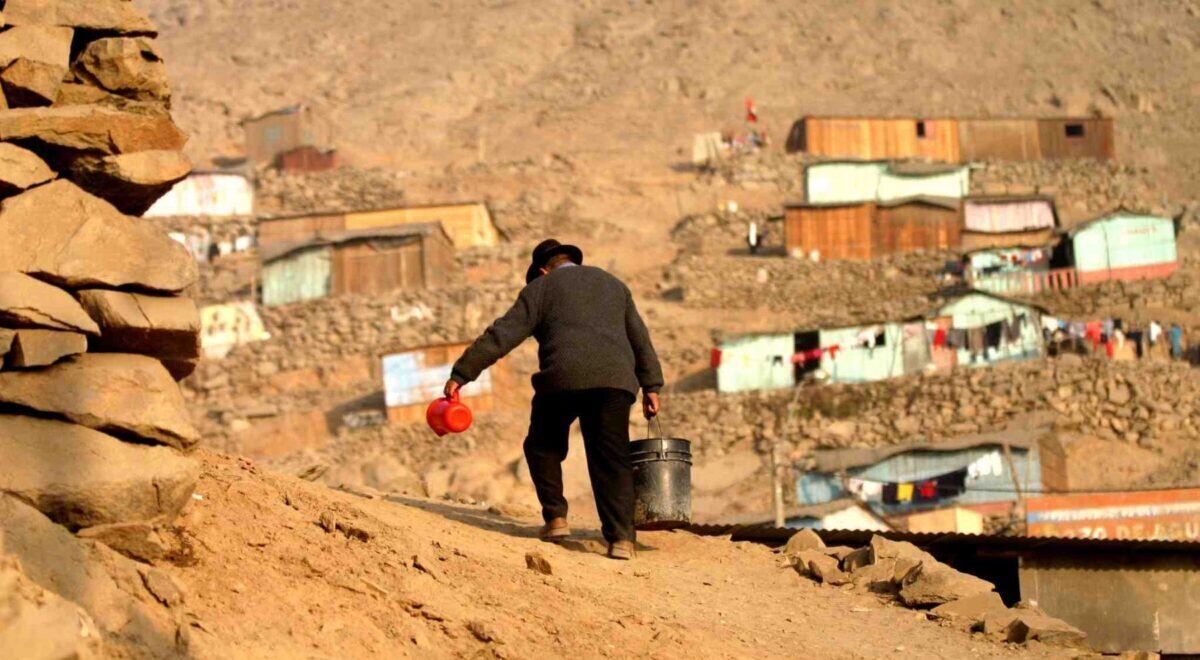 Las últimas cifras de pobreza, en el Perú, señalan que alcanza a casi un 30% de la población.