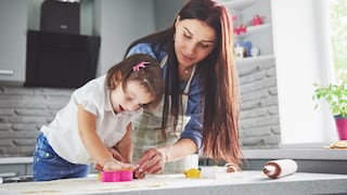 Ganan más que en otros estados: este es el salario por hora de una niñera en Nueva York