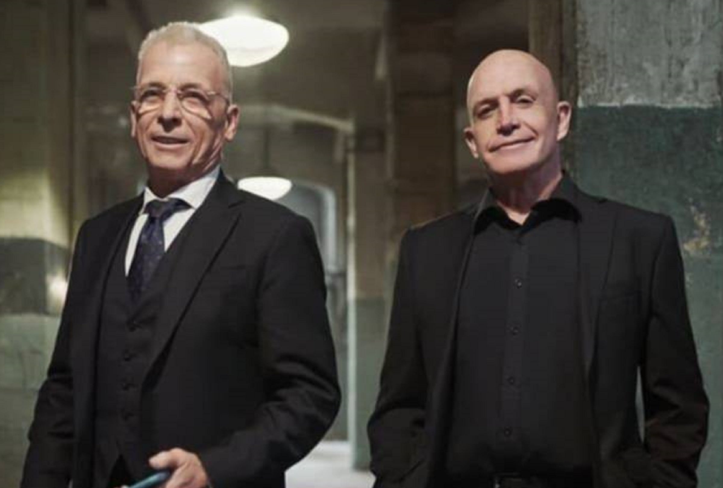 Gerardo Romano retomó el rol de Sergio Antín y Jorge Lorenzo retomó el papel de Capece en la segunda temporada de la serie argentina "En el barro" (Foto: Netflix)