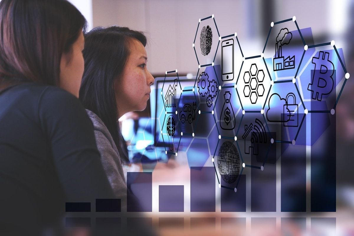 La empleabilidad en Administración, Finanzas y Negocios evoluciona hacia perfiles más integrales, en un mercado que eleva progresivamente sus exigencias. Foto: Pixabay.