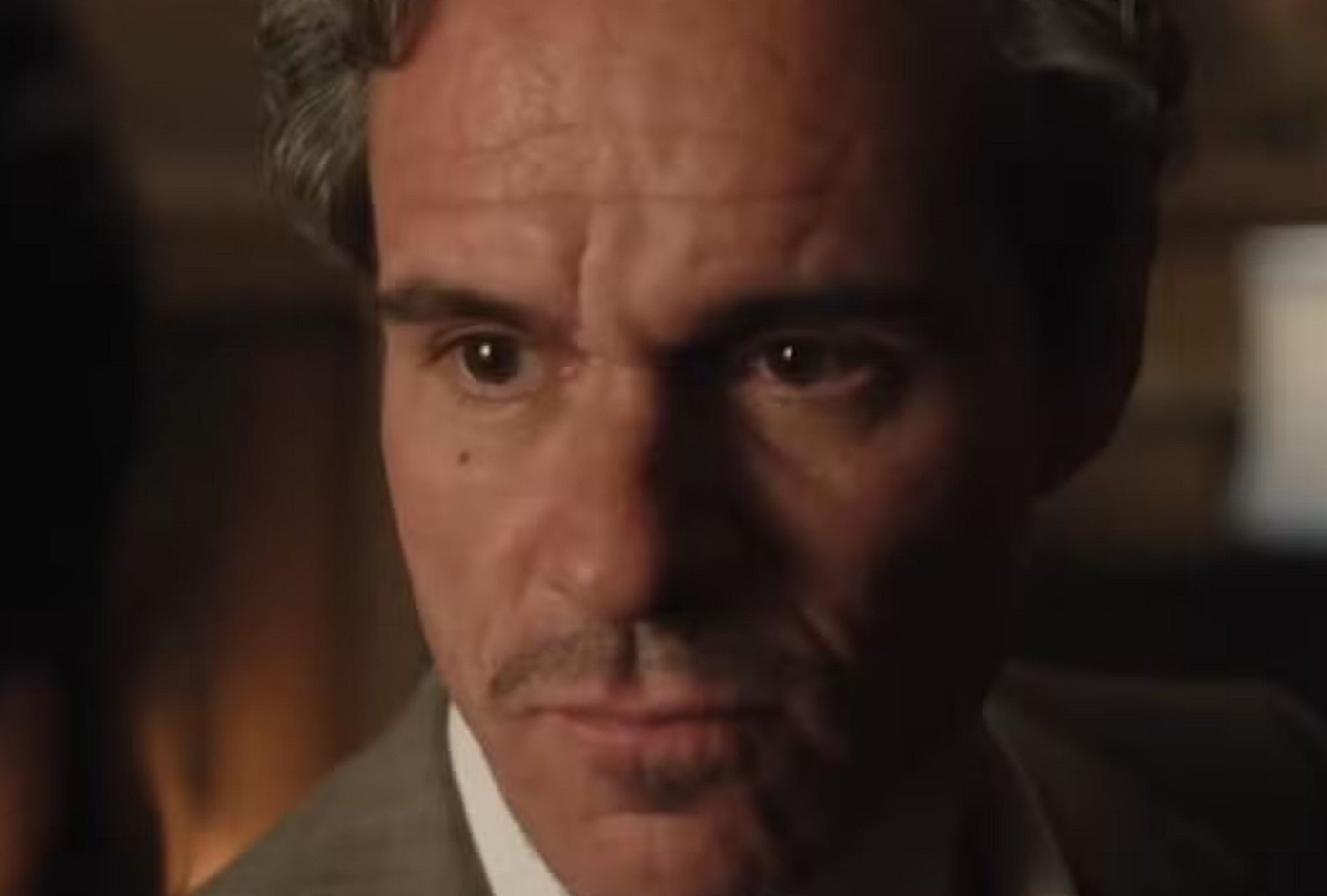 Tony Dalton asume el rol de Benito Cabrera, peligroso narco, en la película de acción y suspenso "Trap House" (Foto: Amazon Prime Video)
