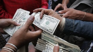 Dólar opera al alza y apunta a cerrar sobre los S/ 3.80
