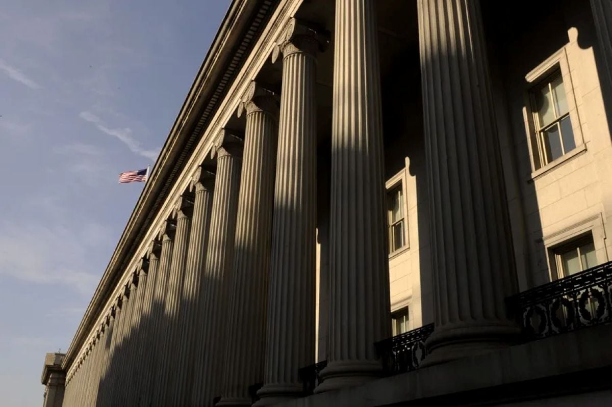 El déficit fiscal de Estados Unidos superó el billón de dólares hasta febrero, aunque registra un menor ritmo frente al año fiscal previo. Foto: EFE.