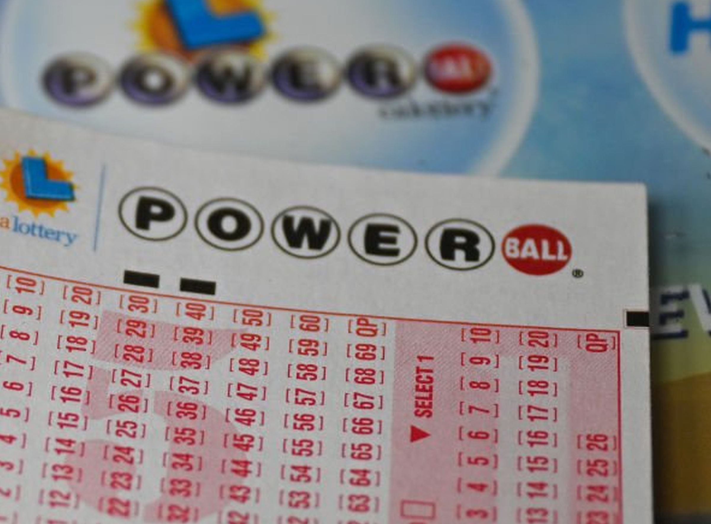 Las horas límite de venta de boletos de Powerball varían según la jurisdicción de venta. (Foto: Tayfun Coskun / Anadolu Agency vía Getty Images)